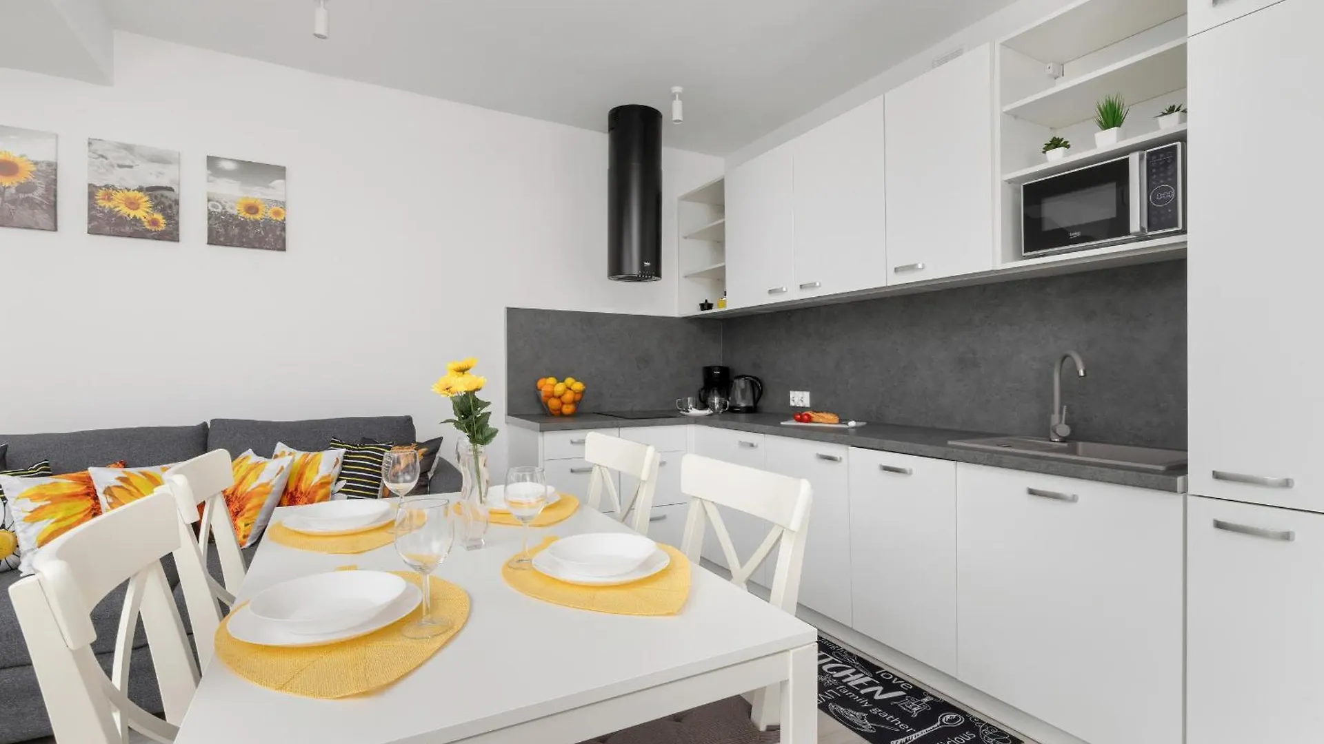 Sopockie Studio Z Parkingiem Przy Plazy I Molo By Noclegi Renters Sopot Appartement