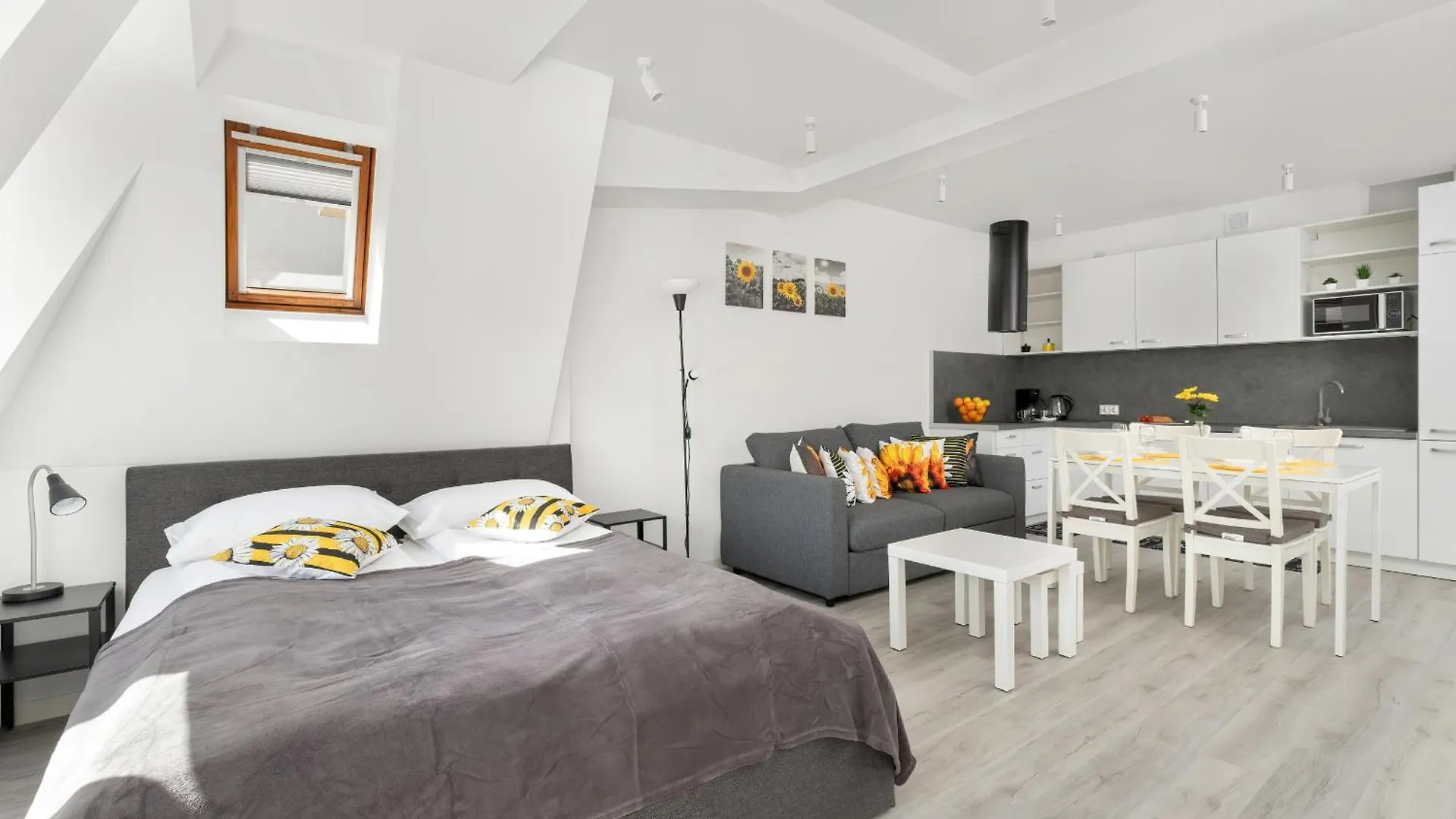 Sopockie Studio Z Parkingiem Przy Plazy I Molo By Noclegi Renters Σόποτ