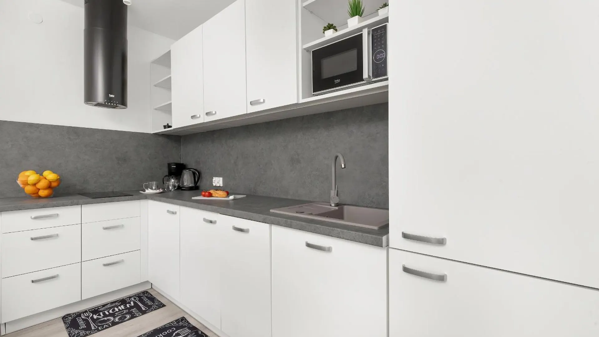 Sopockie Studio Z Parkingiem Przy Plazy I Molo By Noclegi Renters Sopot