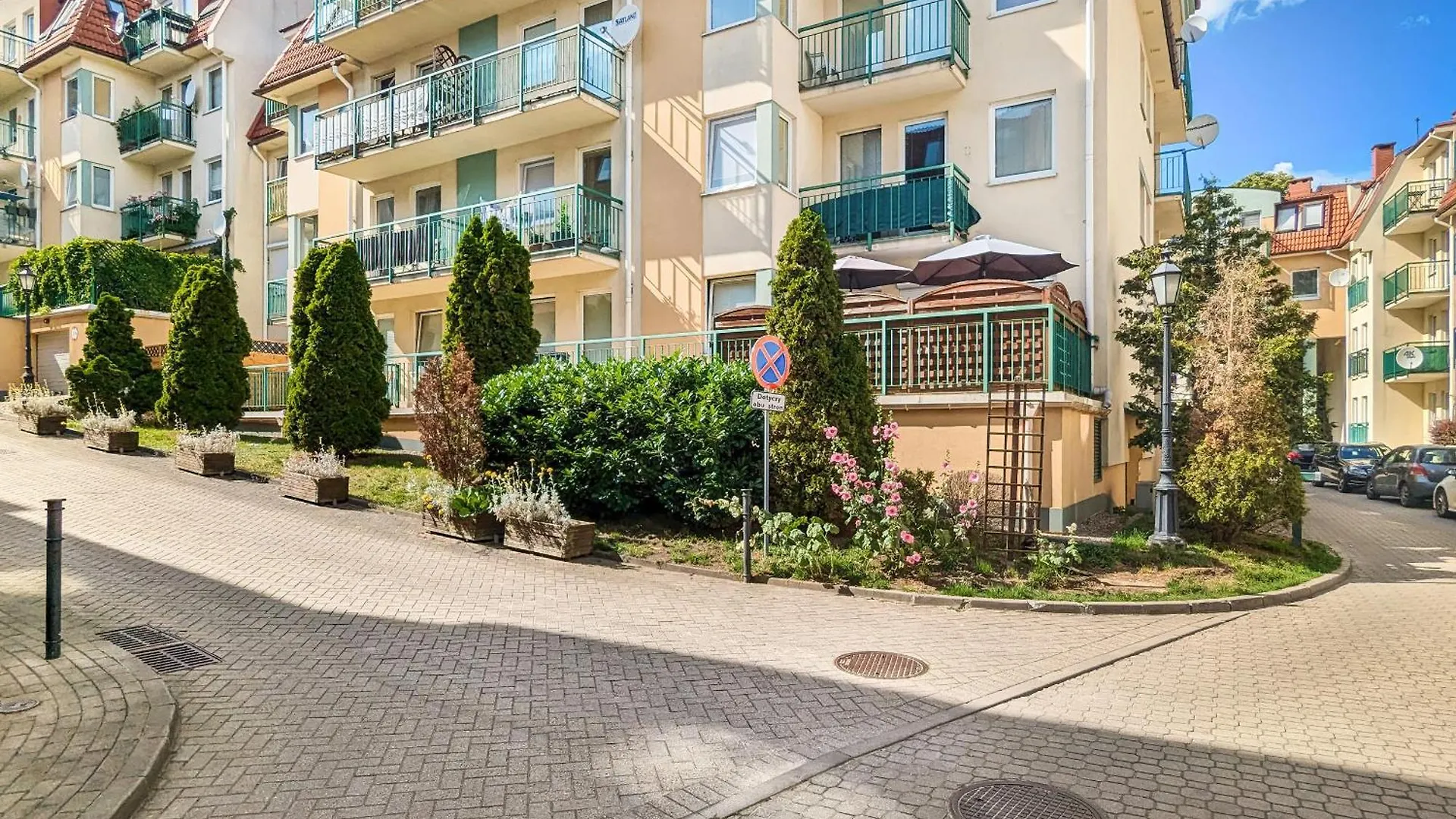 Sopockie Studio Z Parkingiem Przy Plazy I Molo By Noclegi Renters Sopot Pologne